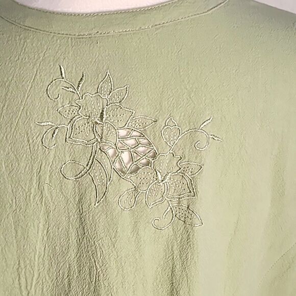 Essentials by Maggie Light Green Short Sleeve Blouse with Embroidery, Size 14/16 - Picture 8 of 9